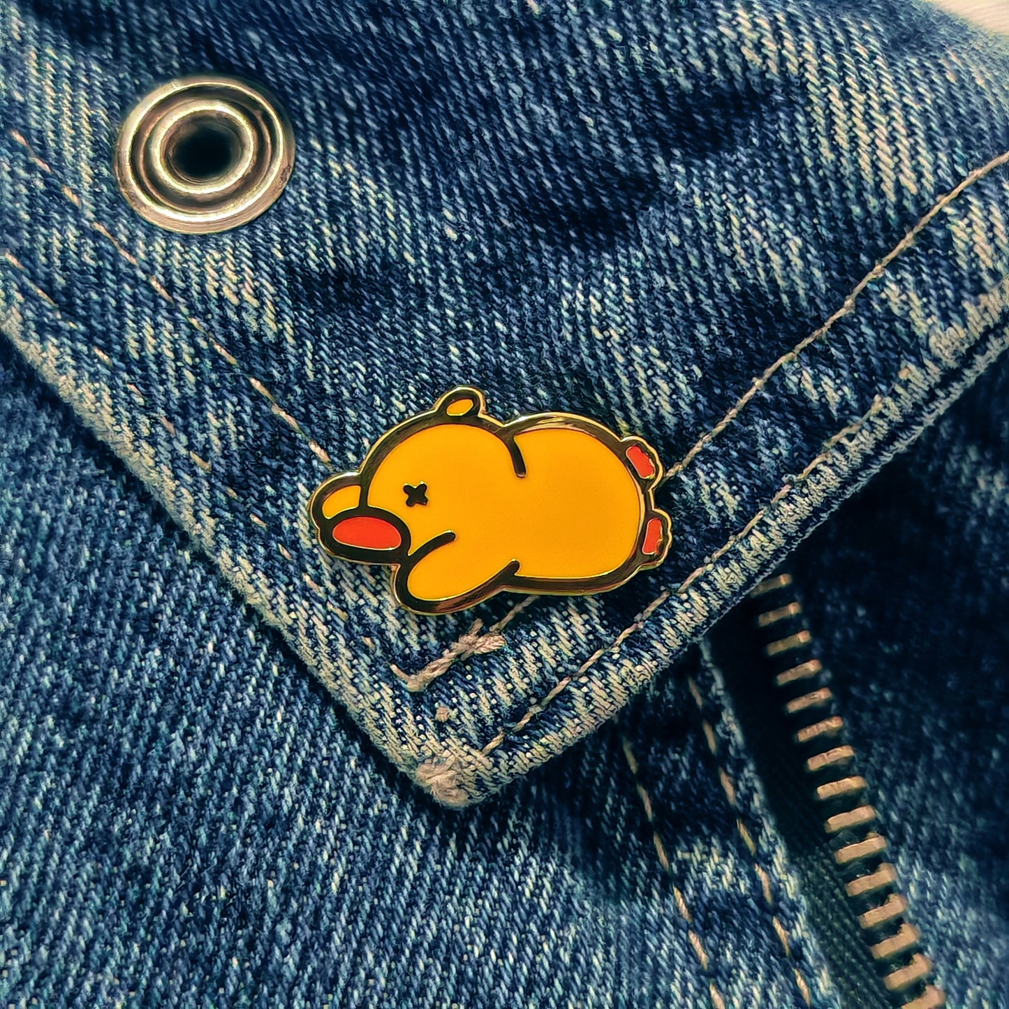 'Ducky Down' Gold Enamel Pin